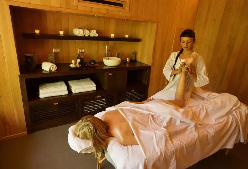 ホテル Andbeyond Vira Vira