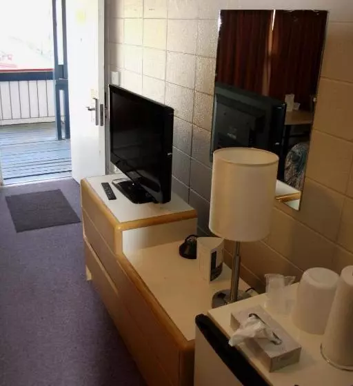 Отель Bcminns  Peace River