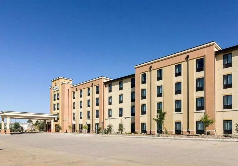 Отель Comfort Inn & Suites