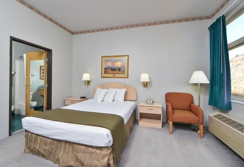 호텔 Econo Lodge Inn & Suites