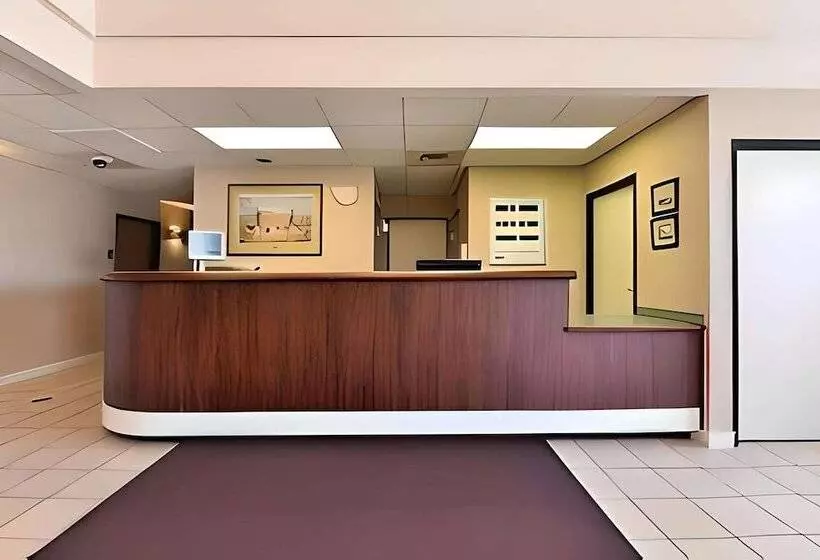 Hotel Econo Lodge Inn & Suites