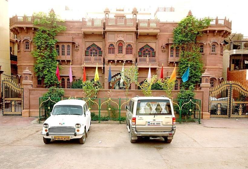 בית מלון כפרי Kuchaman Haveli