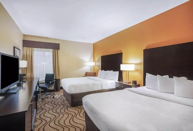 Отель La Quinta By Wyndham Beeville