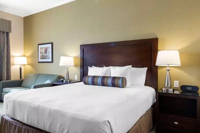 The Oaks Hotel & Suites