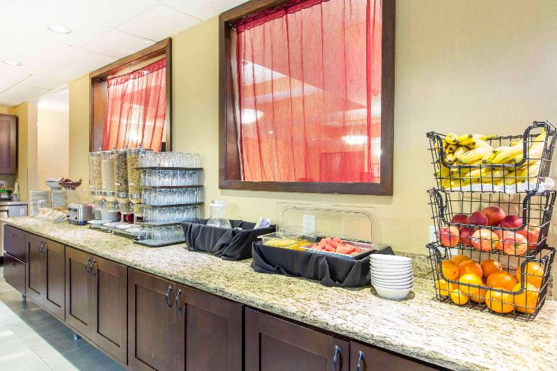 The Oaks Hotel & Suites