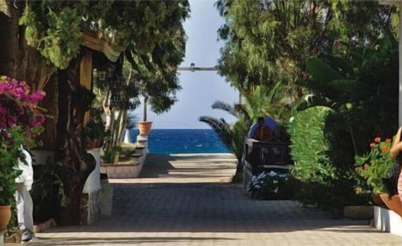 فندق Villaggio Simenzaru