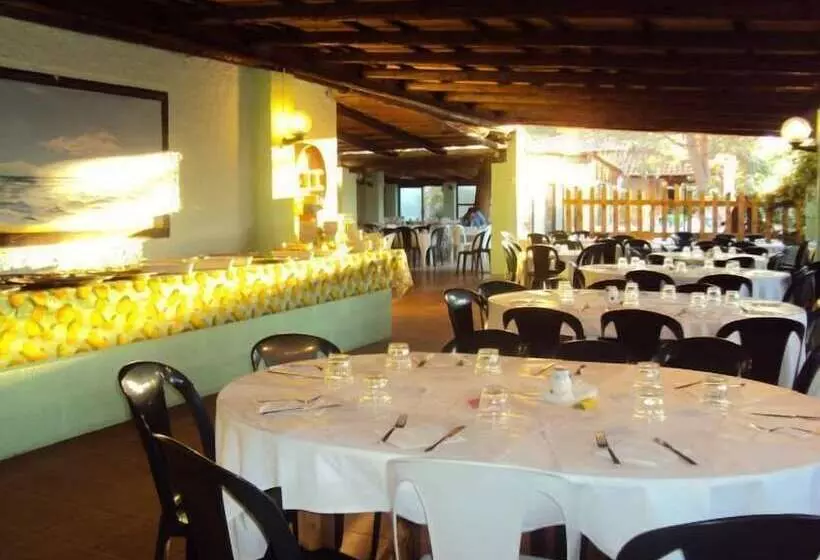 Отель Villaggio Simenzaru