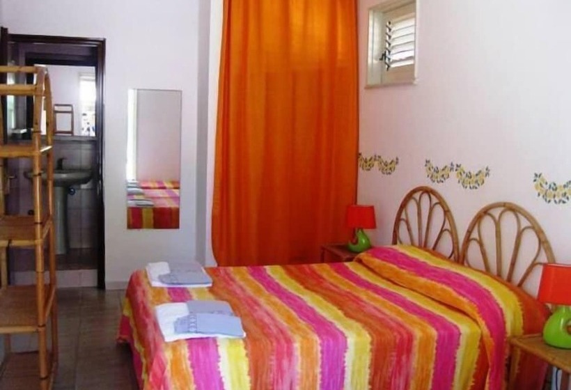 فندق Villaggio Simenzaru