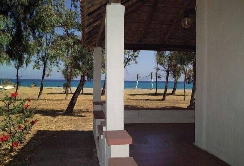 فندق Villaggio Simenzaru