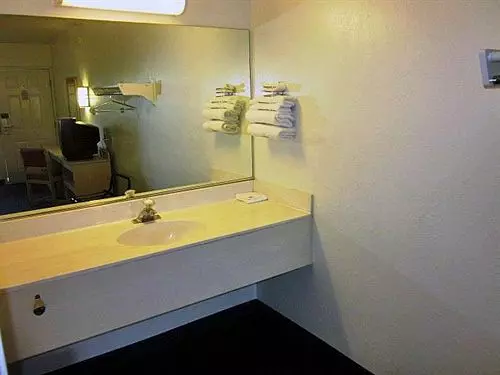 Motel 6 Pittsburgh - Cranberry