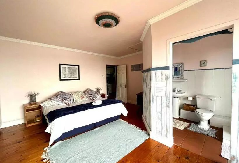 פנסיון Bluebottle Guest House