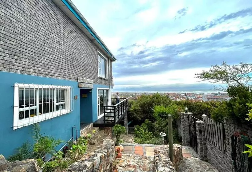 פנסיון Bluebottle Guest House