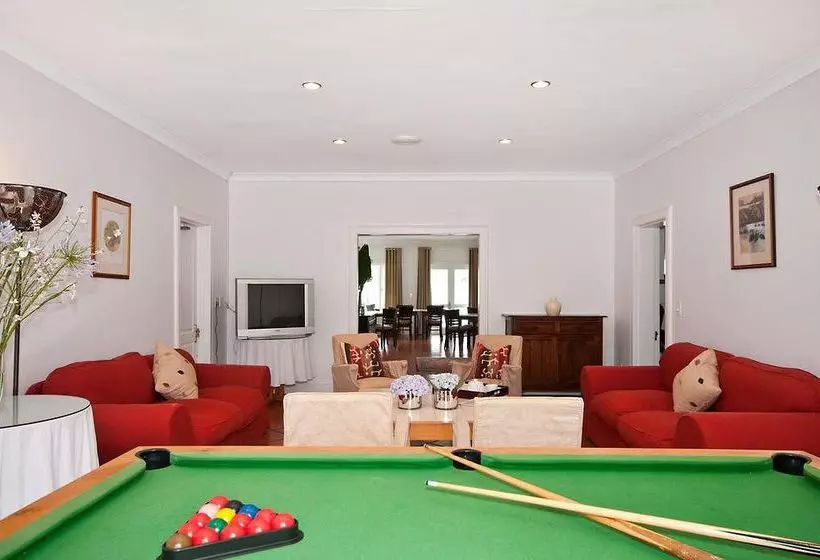 Pension Redbourne Country Lodge Lion Roars Hotels & Lodges