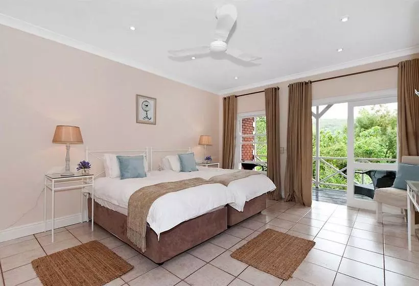 Pension Redbourne Country Lodge Lion Roars Hotels & Lodges