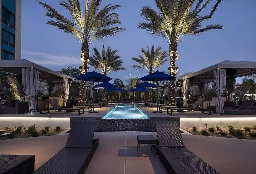 渡假胜地  Viejas Casino & Willows