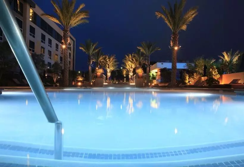 渡假胜地  Viejas Casino & Willows