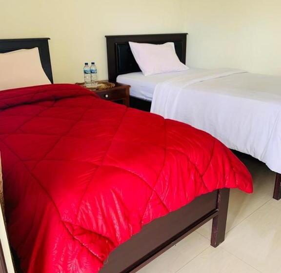 تختخواب و صبحانه Estevania Lodge Moni