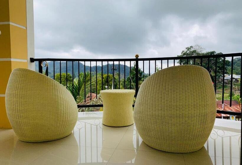 تختخواب و صبحانه Estevania Lodge Moni