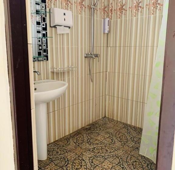 تختخواب و صبحانه Estevania Lodge Moni