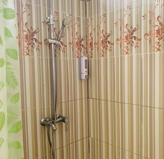 تختخواب و صبحانه Estevania Lodge Moni