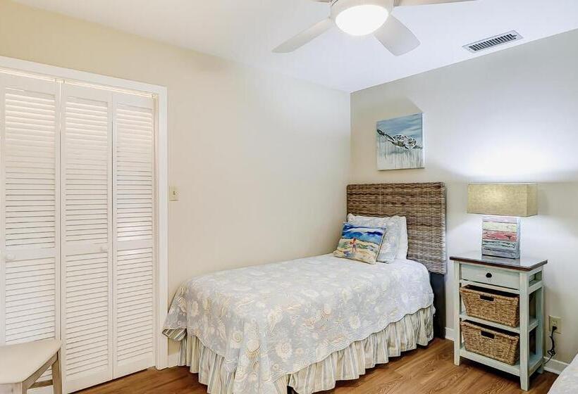 Отель Beach Lagoon Villa 309