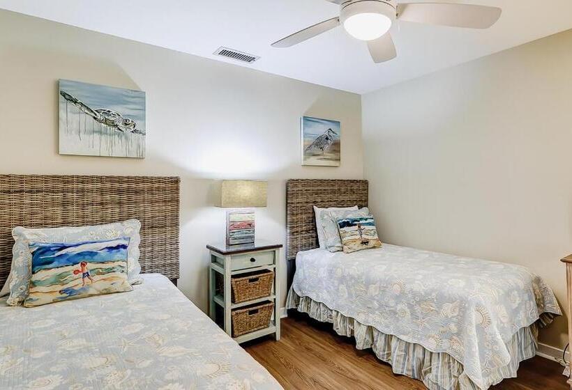 Отель Beach Lagoon Villa 309