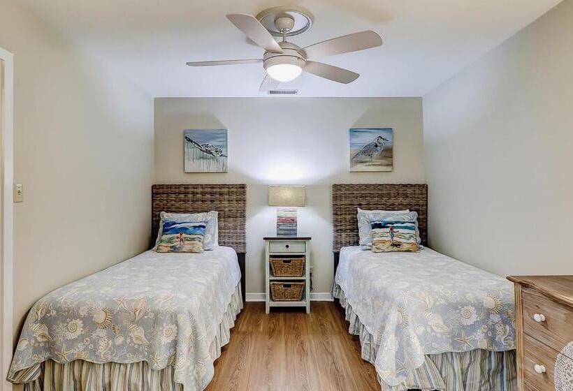 Отель Beach Lagoon Villa 309