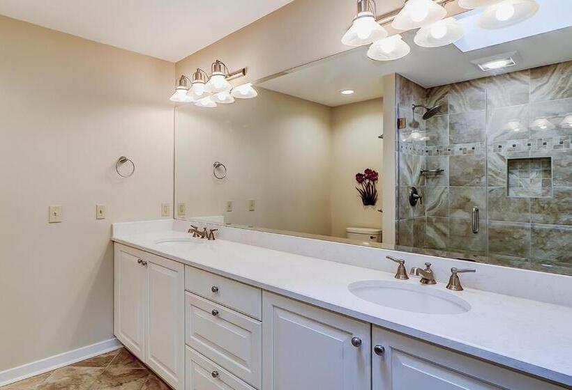 Отель Beach Lagoon Villa 309