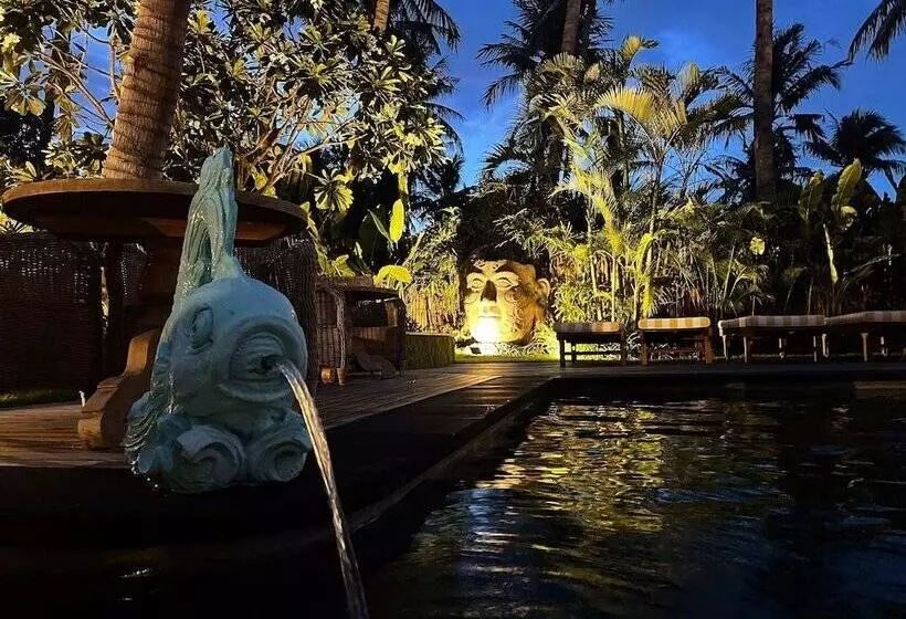 ホテル Louka Beach Bali