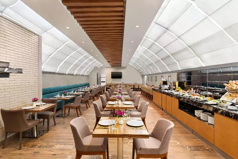 هتل Tbilisi Chambers, Trademark Collection By Wyndham