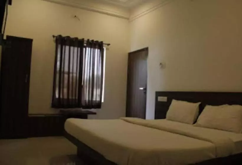 Vamoose Hotel Mandu Sarai