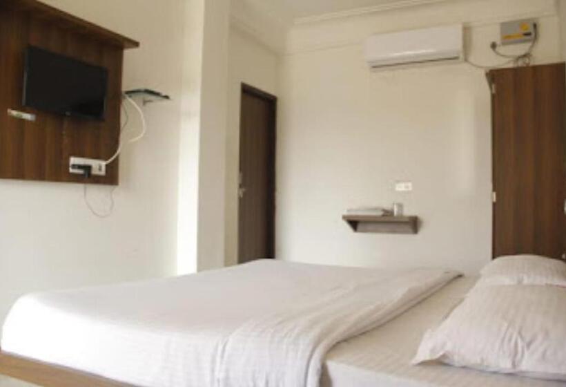 Vamoose Hotel Mandu Sarai