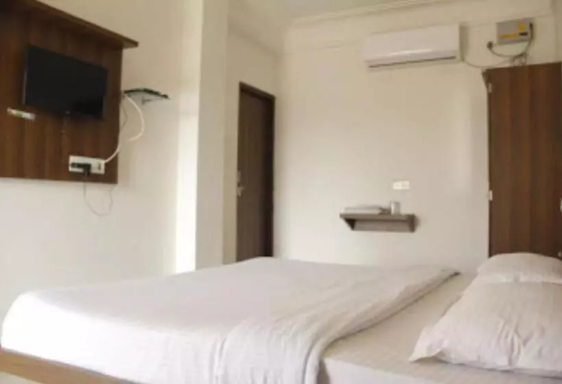 Vamoose Hotel Mandu Sarai