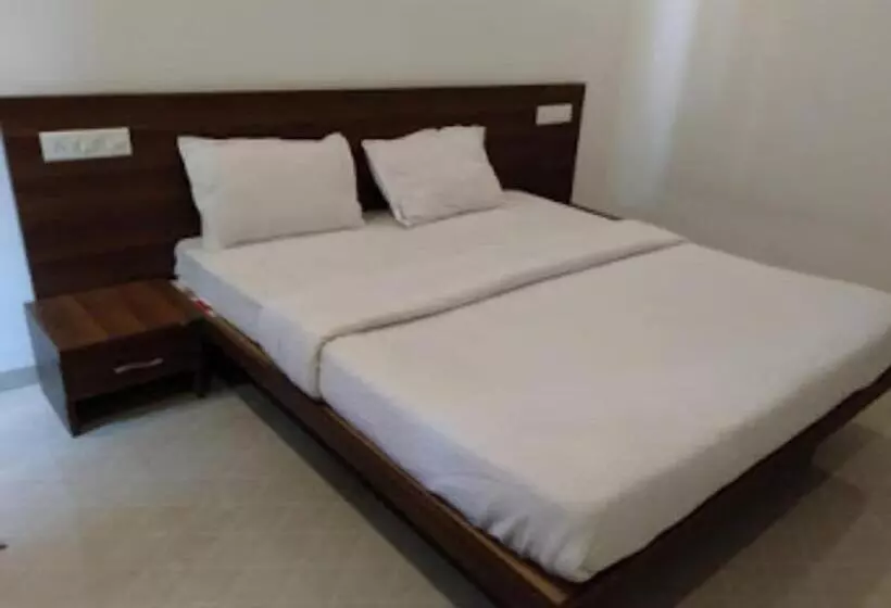 Vamoose Hotel Mandu Sarai