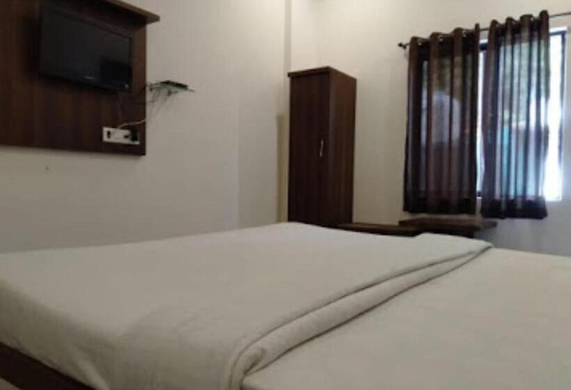 Vamoose Hotel Mandu Sarai