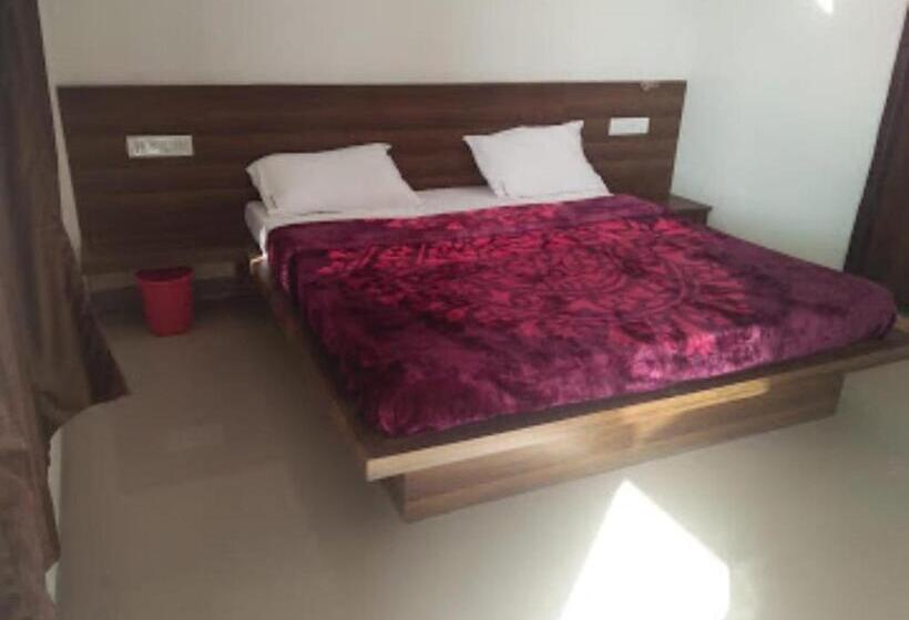 Vamoose Hotel Mandu Sarai