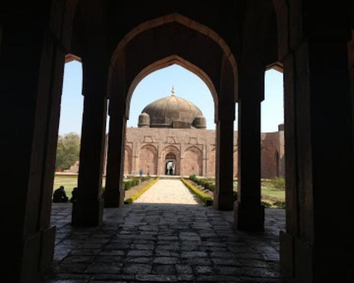 Vamoose Hotel Mandu Sarai