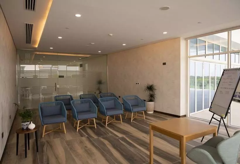 هتل Zoya Health & Wellbeing Resort