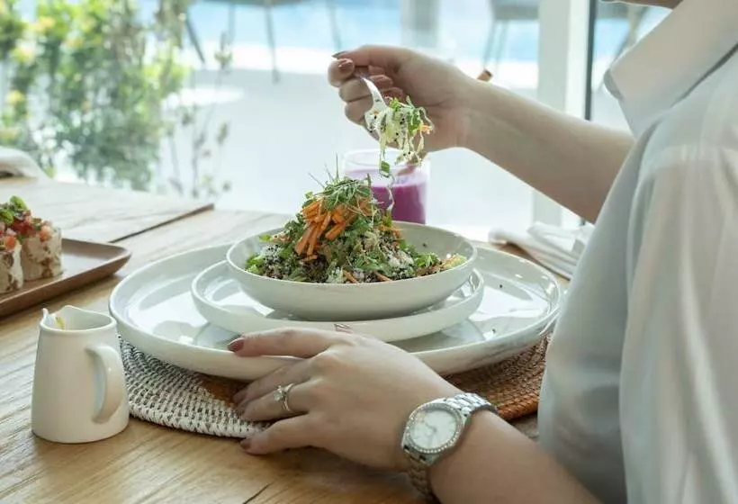 هتل Zoya Health & Wellbeing Resort