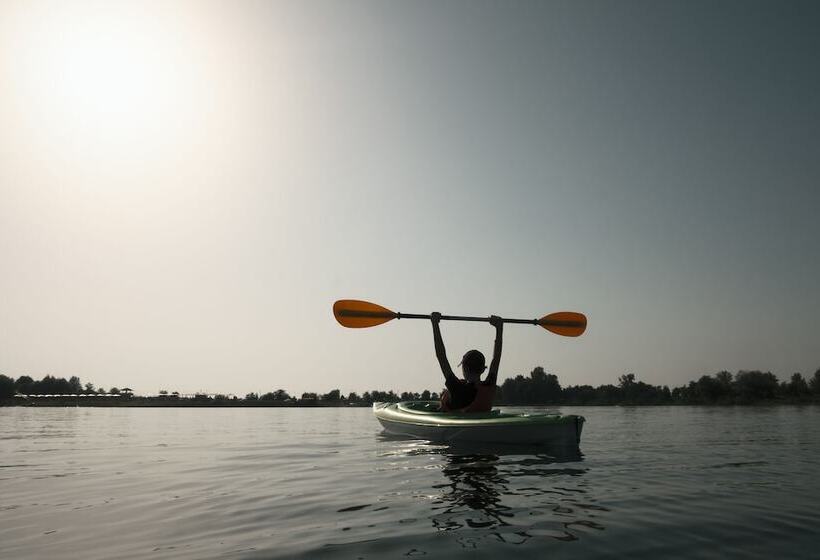 هتل Zoya Health & Wellbeing Resort