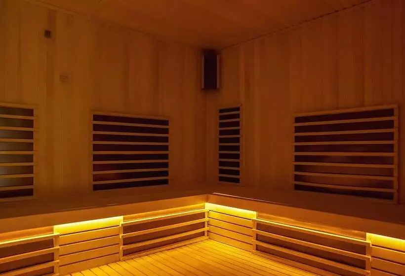 هتل Zoya Health & Wellbeing Resort