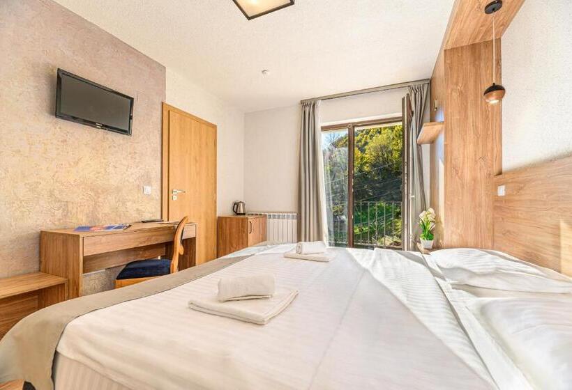 Pensiunea Apuseni Wild