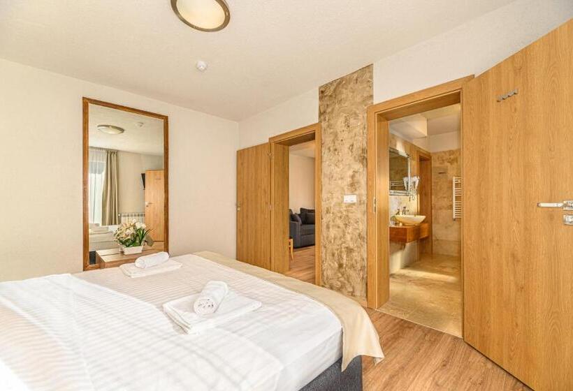 Pensiunea Apuseni Wild