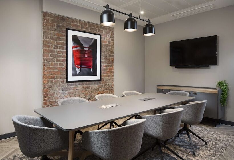 Radisson Red Hotel, Liverpool