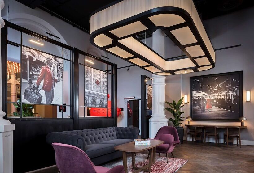 Radisson Red Hotel, Liverpool