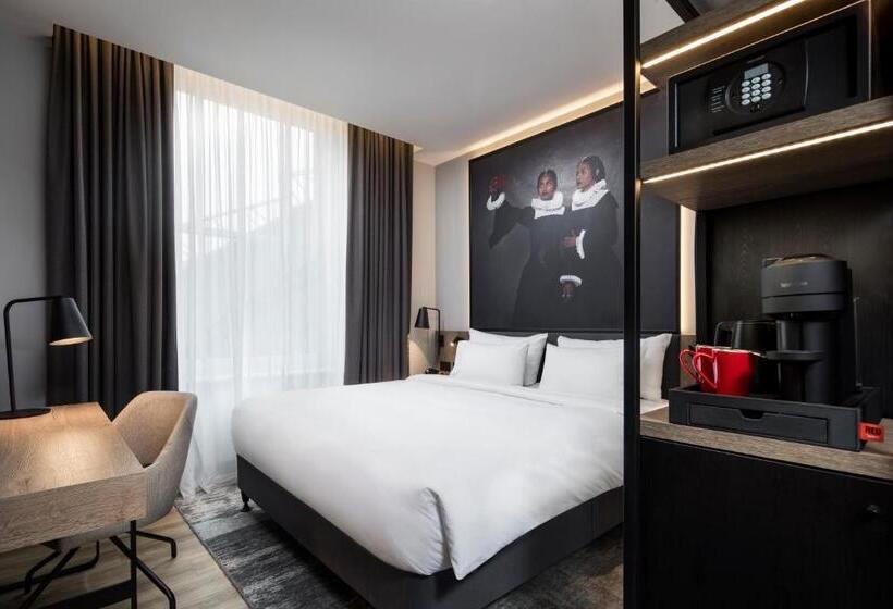 Radisson Red Hotel, Liverpool