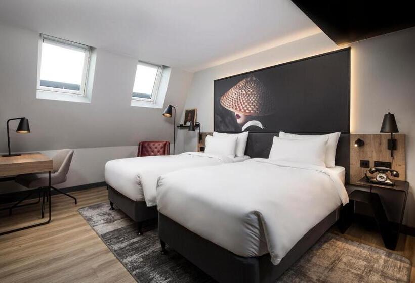 Radisson Red Hotel, Liverpool