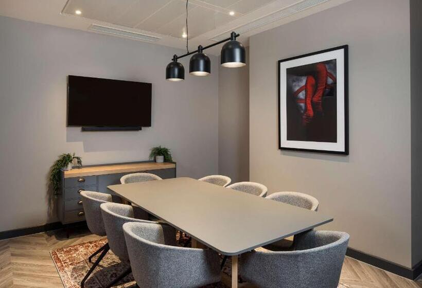 Radisson Red Hotel, Liverpool