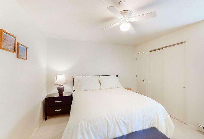 ホテル 2498 Indian Springs