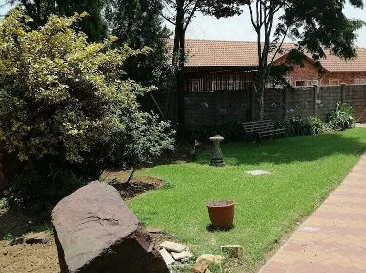 هتل Babusise Group